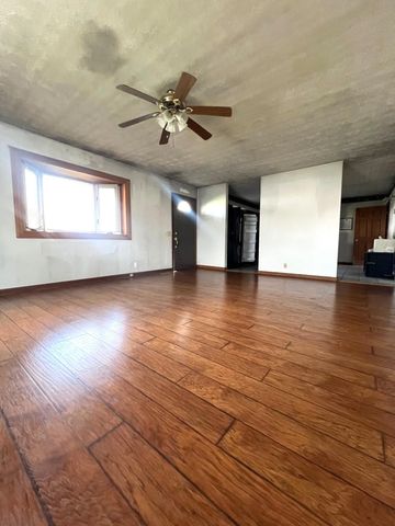 512 E Lindon Street, Bolivar, MO 65613