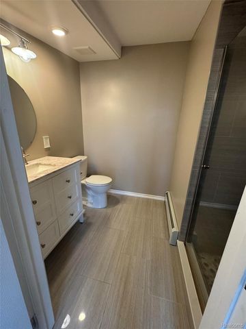 10470 King Road, Springfield Charter Township, MI 48350