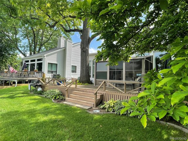 10470 King Road, Springfield Charter Township, MI 48350