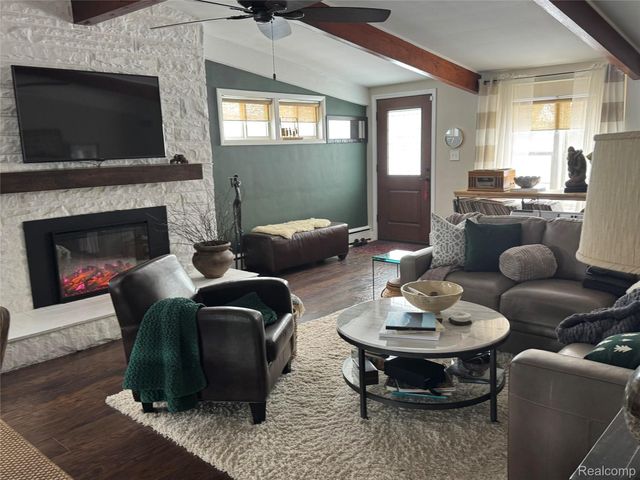 10470 King Road, Springfield Charter Township, MI 48350