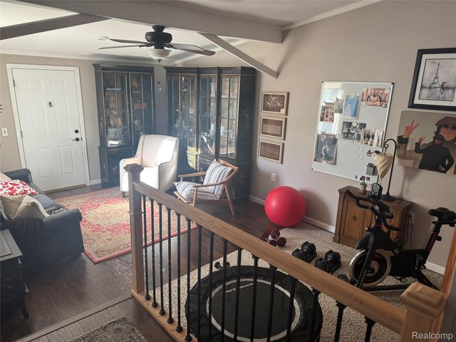 10470 King Road, Springfield Charter Township, MI 48350
