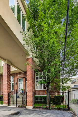 4915 W GUNNISON Street D, Chicago, IL 60630