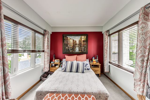 4915 W GUNNISON Street D, Chicago, IL 60630