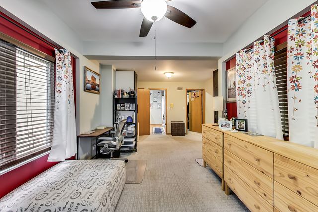 4915 W GUNNISON Street D, Chicago, IL 60630