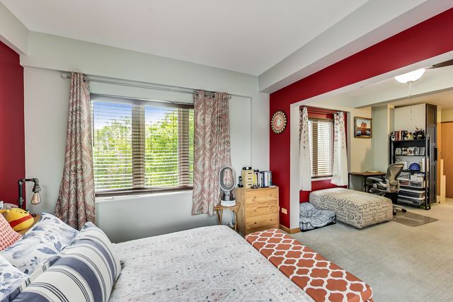4915 W GUNNISON Street D, Chicago, IL 60630