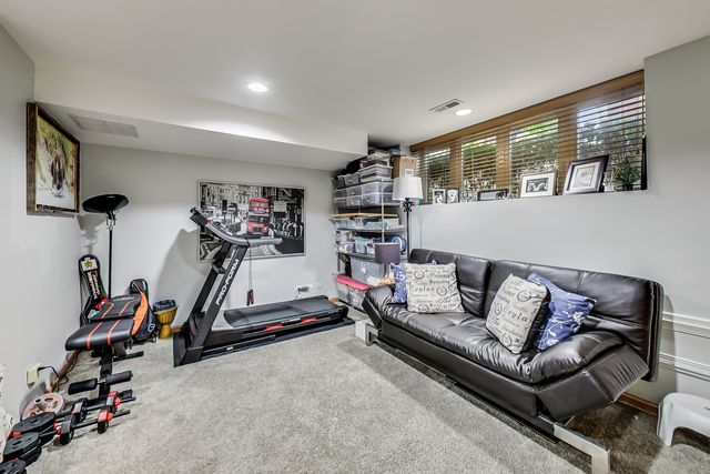 4915 W GUNNISON Street D, Chicago, IL 60630