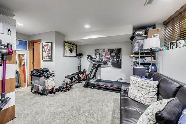 4915 W GUNNISON Street D, Chicago, IL 60630