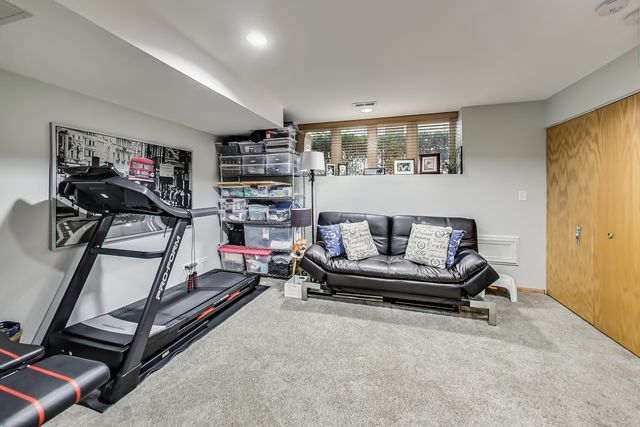 4915 W GUNNISON Street D, Chicago, IL 60630