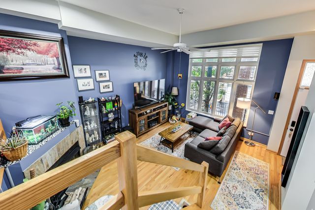 4915 W GUNNISON Street D, Chicago, IL 60630