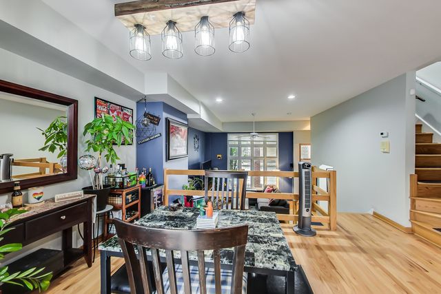 4915 W GUNNISON Street D, Chicago, IL 60630