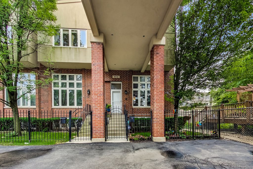 4915 W GUNNISON Street D, Chicago, IL 60630