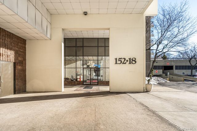 152-18 Union Turnpike 8S, Flushing, NY 11367