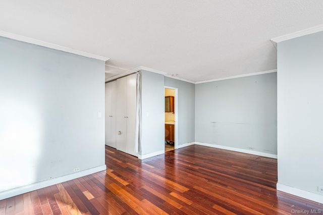 152-18 Union Turnpike 8S, Flushing, NY 11367