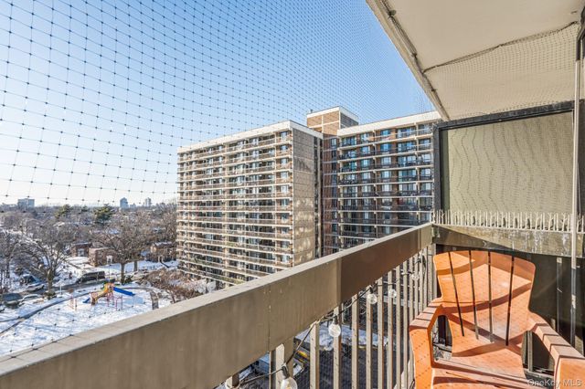 152-18 Union Turnpike 8S, Flushing, NY 11367