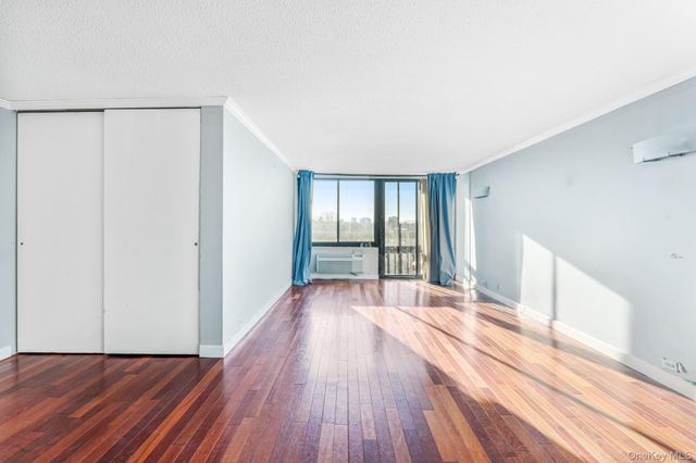 152-18 Union Turnpike 8S, Flushing, NY 11367