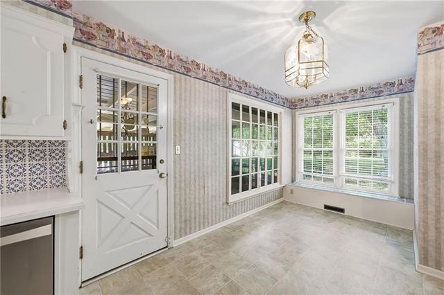 11715 Markham Road, Independence, MO 64052