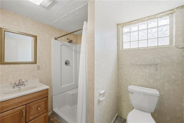 11715 Markham Road, Independence, MO 64052