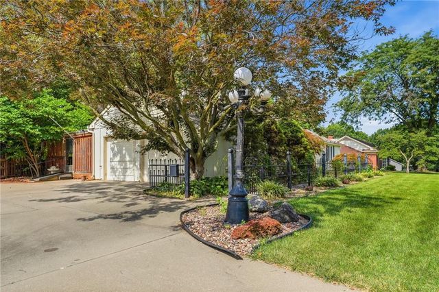 11715 Markham Road, Independence, MO 64052