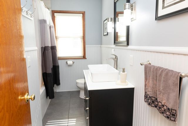 805 Cottage Avenue W, Saint Paul, MN 55117