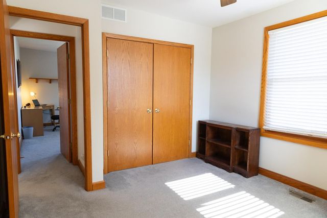 805 Cottage Avenue W, Saint Paul, MN 55117
