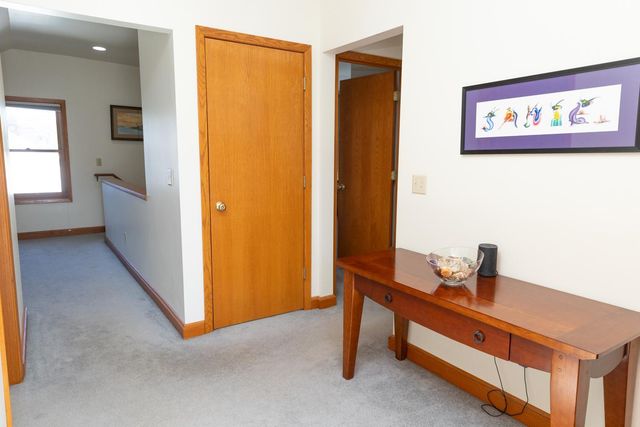 805 Cottage Avenue W, Saint Paul, MN 55117