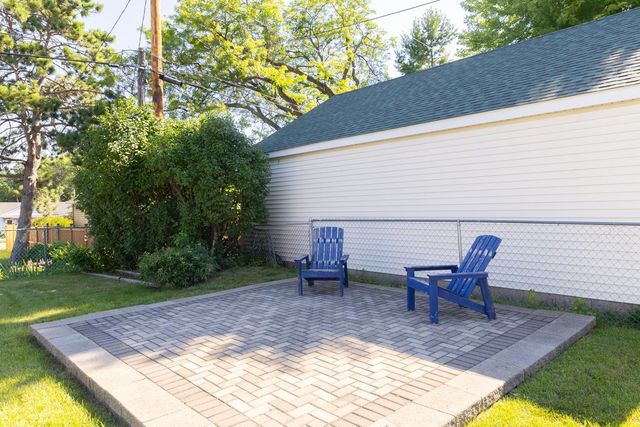 805 Cottage Avenue W, Saint Paul, MN 55117