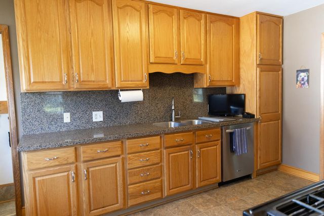 805 Cottage Avenue W, Saint Paul, MN 55117