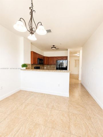 18120 NW 59th Ave 205, Hialeah, FL 33015