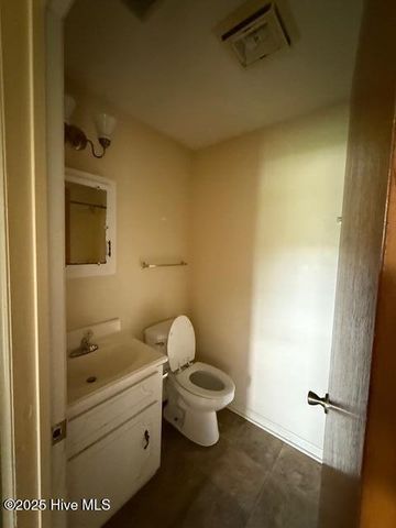 1211 Blue Creek Road, Jacksonville, NC 28540