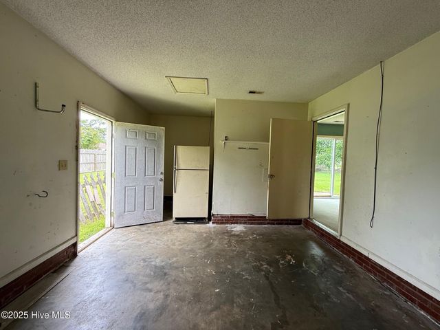 1211 Blue Creek Road, Jacksonville, NC 28540