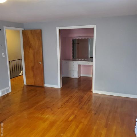 16214 Shaftsbury Avenue, Detroit, MI 48219