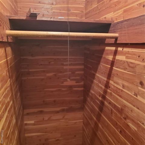 16214 Shaftsbury Avenue, Detroit, MI 48219