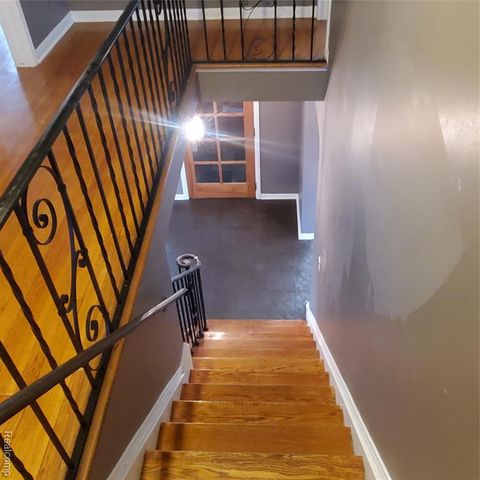 16214 Shaftsbury Avenue, Detroit, MI 48219