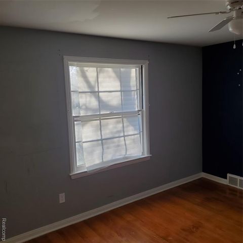 16214 Shaftsbury Avenue, Detroit, MI 48219