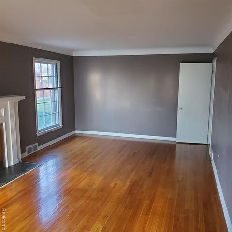 16214 Shaftsbury Avenue, Detroit, MI 48219