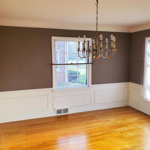 16214 Shaftsbury Avenue, Detroit, MI 48219