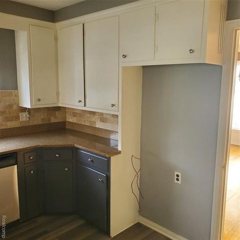 16214 Shaftsbury Avenue, Detroit, MI 48219