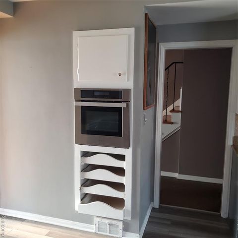 16214 Shaftsbury Avenue, Detroit, MI 48219