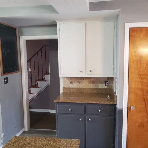 16214 Shaftsbury Avenue, Detroit, MI 48219