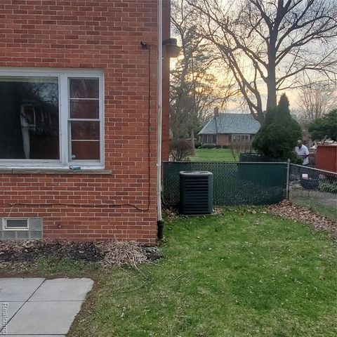 16214 Shaftsbury Avenue, Detroit, MI 48219