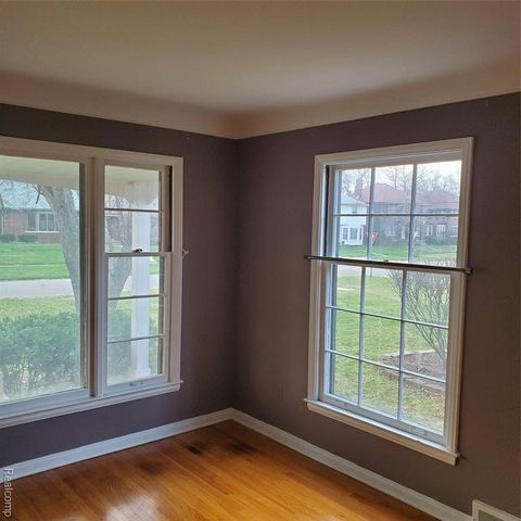 16214 Shaftsbury Avenue, Detroit, MI 48219