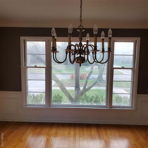 16214 Shaftsbury Avenue, Detroit, MI 48219