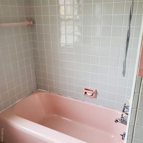 16214 Shaftsbury Avenue, Detroit, MI 48219