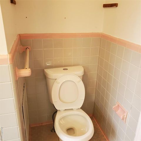 16214 Shaftsbury Avenue, Detroit, MI 48219