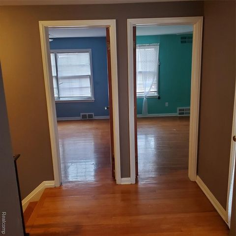 16214 Shaftsbury Avenue, Detroit, MI 48219