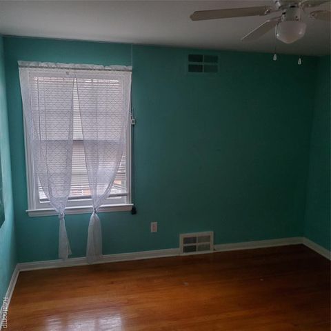 16214 Shaftsbury Avenue, Detroit, MI 48219