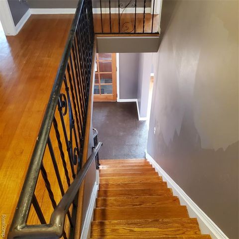 16214 Shaftsbury Avenue, Detroit, MI 48219