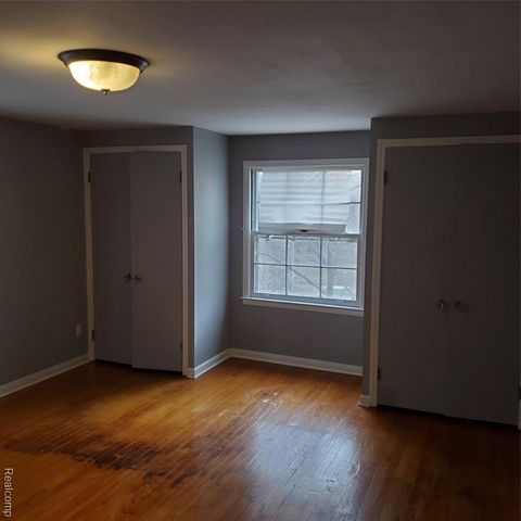 16214 Shaftsbury Avenue, Detroit, MI 48219