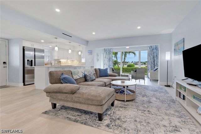 3400 Gulf Shore BLVD N A2, Naples, FL 34103