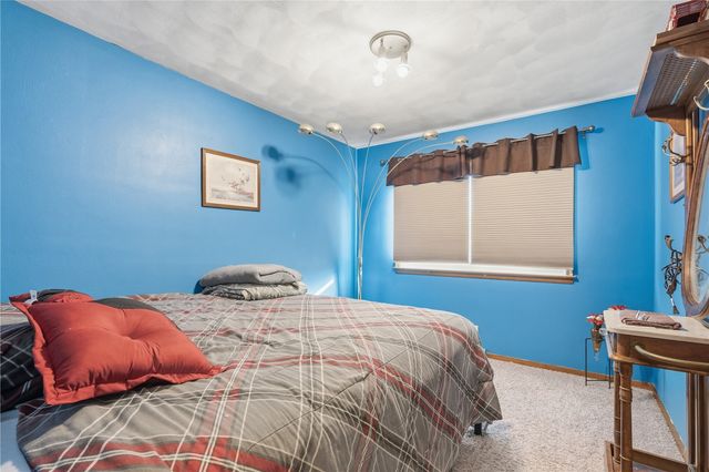 3800 Redbud Road NE, Cedar Rapids, IA 52402